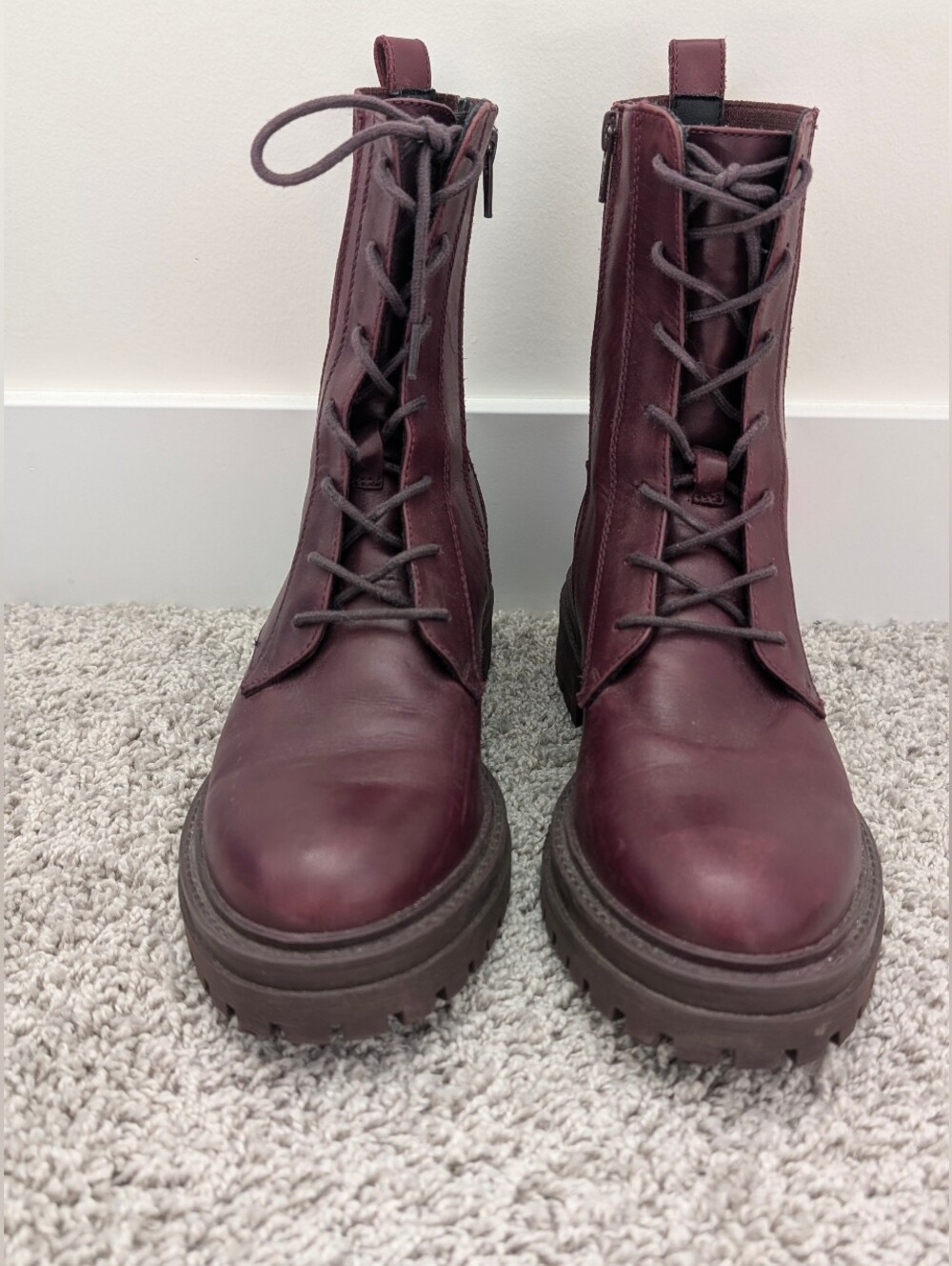 GEOX NWOT Burgundy Iridea Boots